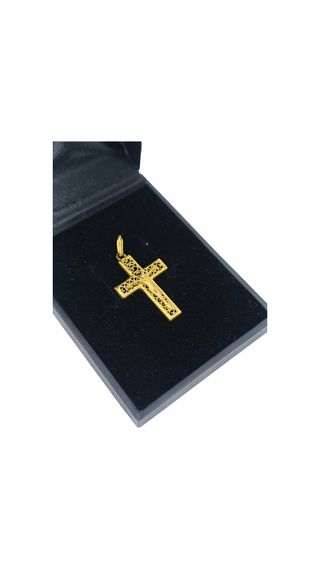 Cruz de oro calada 