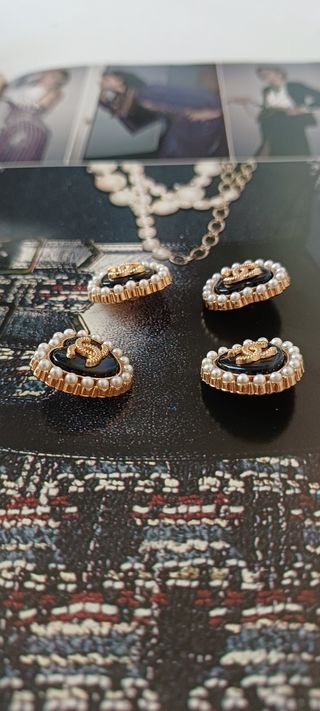 Bottoni Chanel Cuore Perle Nero Oro