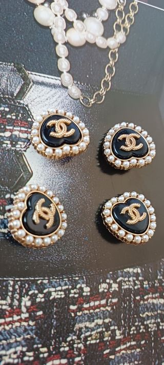 Bottoni Chanel Cuore Perle Nero Oro