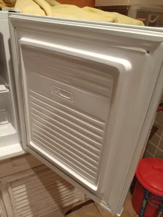 Congelador 33L OK. Bajo encimera