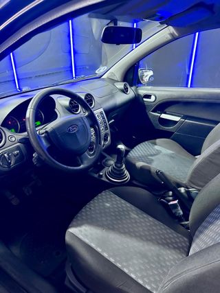 FORD Fiesta 1.4 Trend Coupe