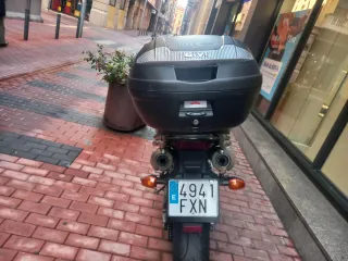 Honda Hornet 900 - 2007 con Top Case