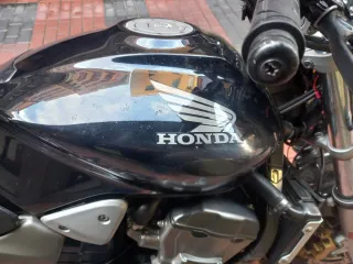 Honda Hornet 900 - 2007 con Top Case