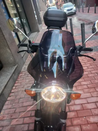 Honda Hornet 900 - 2007 con Top Case