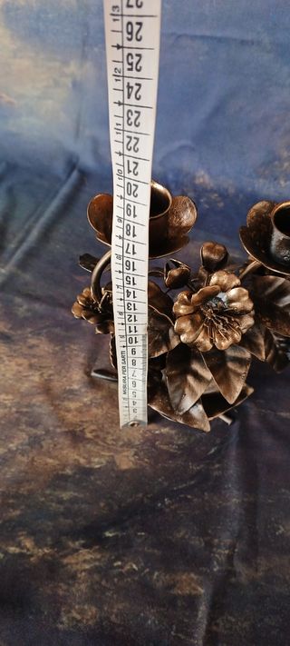 Portacandele in metallo decorato vintage