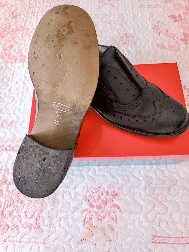 Scarpe eleganti donna nere usate pochissimo.