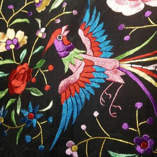 PRECIOSO MANTÓN MANILA SEDA AVES Y FLORES