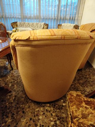 Conjunto de dos sillones de estilo vintage.