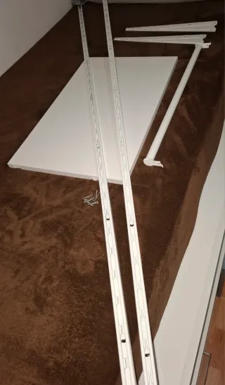 Estantería y perchero pared metal