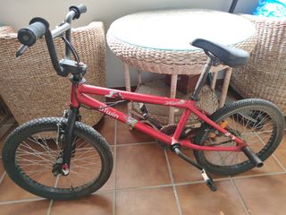 Bicicleta BMX Btwin Roja