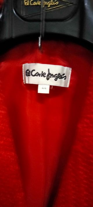Traje chaqueta y falda rojo. Talla 44