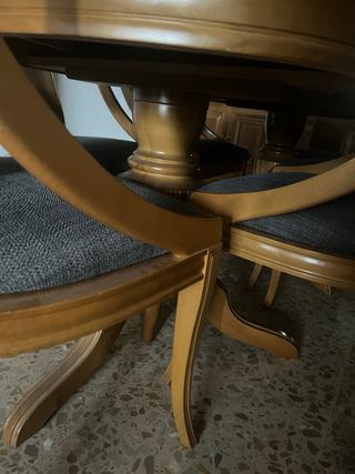 Mesa comedor y 6 sillas de madera