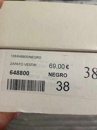 Bonitos zapatos de salón ante negros 
