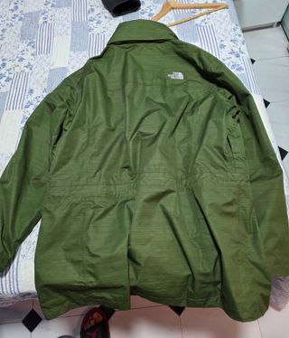 Chaqueta chubasquero the North Face verde