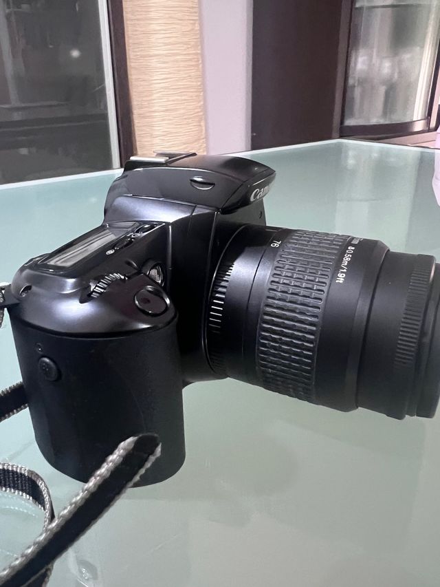 Câmera Canon EOS 3000 Preta