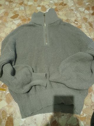Jersey gris cuello alto cremallera