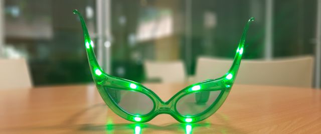 Occhiali da Sole LED Verdi – Design Futuristico An