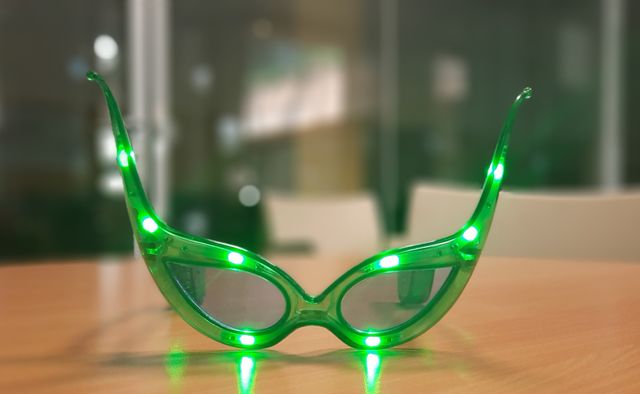 Occhiali da Sole LED Verdi – Design Futuristico An