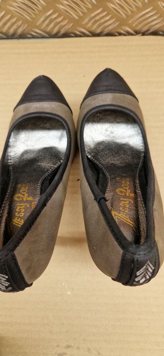 Zapatos de tacón negros y grises talla 37