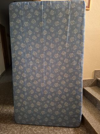 Colchón de tela con estampado floral