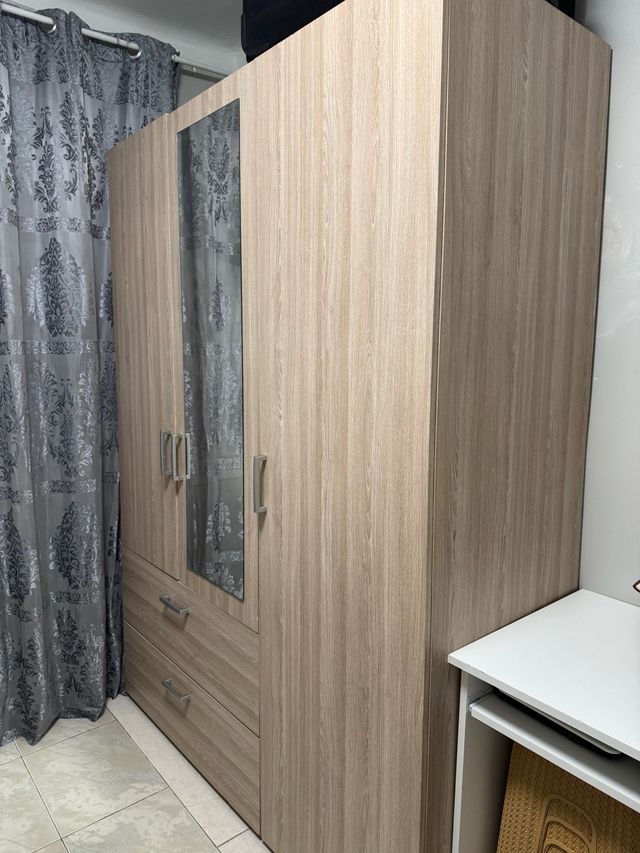 Armario 3 puertas madera y cristal