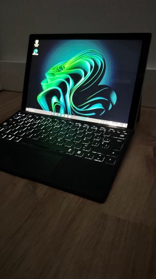 Microsoft Surface Pro 5 i5 8GB RAM 256GB SSD