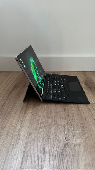 Microsoft Surface Pro 5 i5 8GB RAM 256GB SSD