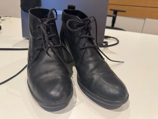 Botines Camper negros con cordones y tacón