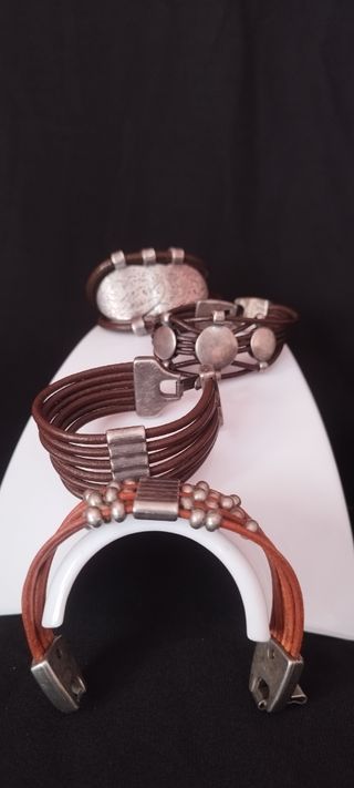  Pulseras Cuero y Plata