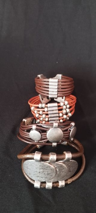  Pulseras Cuero y Plata