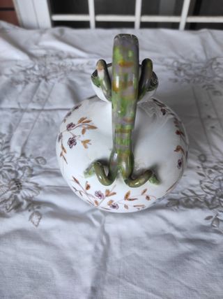 Brocca in ceramica decorata