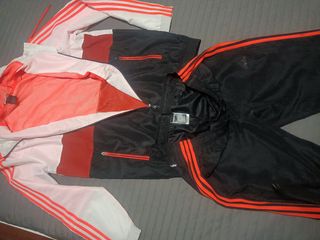 Chándal Adidas Hombre Blanco naranja 
Negro