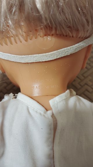 Muñeca Famosa de Comunión.