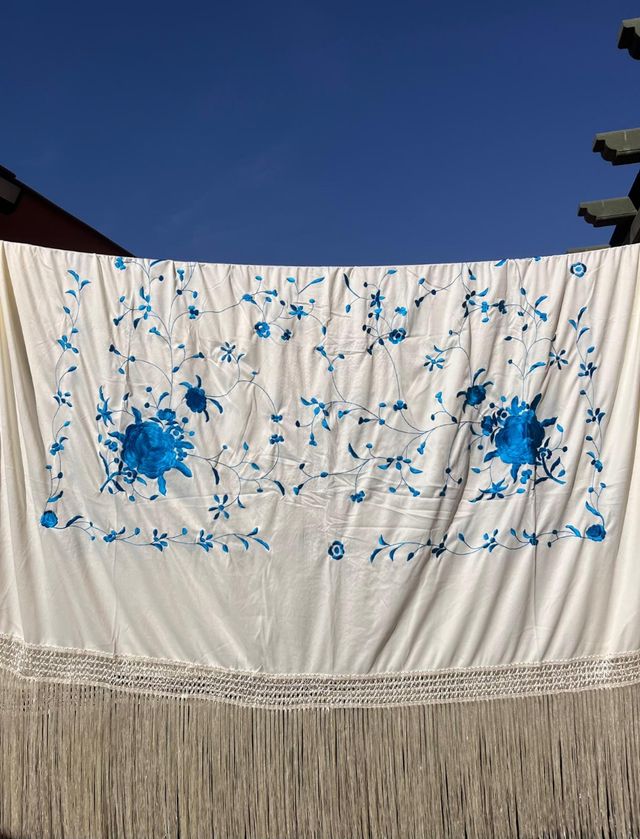 Mantón Manila bordado 150x150