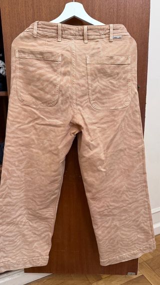Jeans estilo straight cropped de Bimba y Lola 