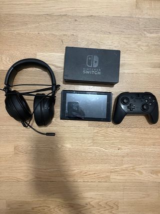 Nintendo Switch Negra + Accesorios
