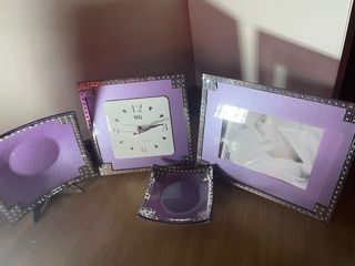Cornice portafoto e orologio viola