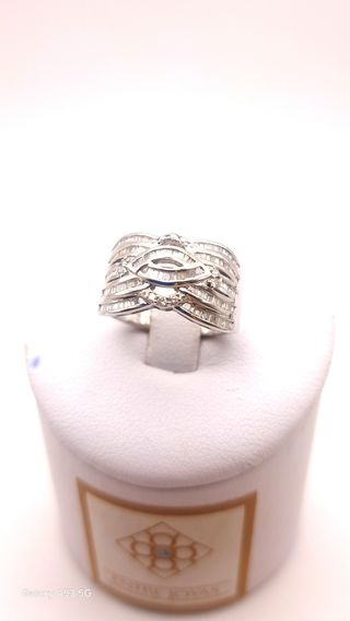 Anillo Oro 18K con Diamantes