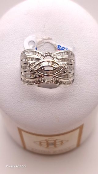 Anillo Oro 18K con Diamantes