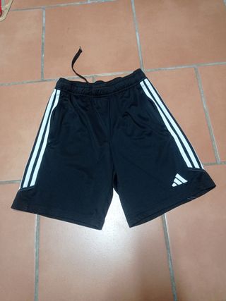 Pantalón corto Adidas negro.Talla 13/14