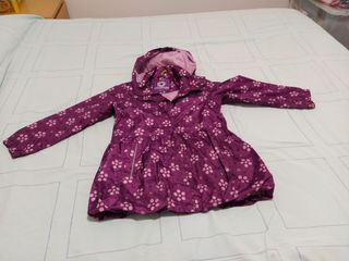 Chubasquero niña morado flores talla 122-128
