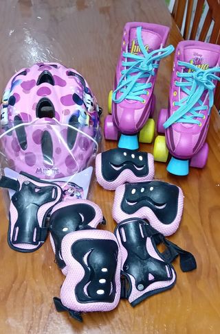 PATINES DE NIÑA CON CASCO Y PROTECTORES