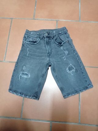 Pantalón corto vaquero gris.Talla 11/12