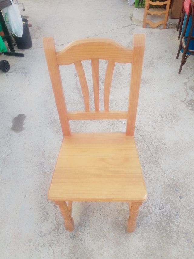 Juego de 2 sillas de madera