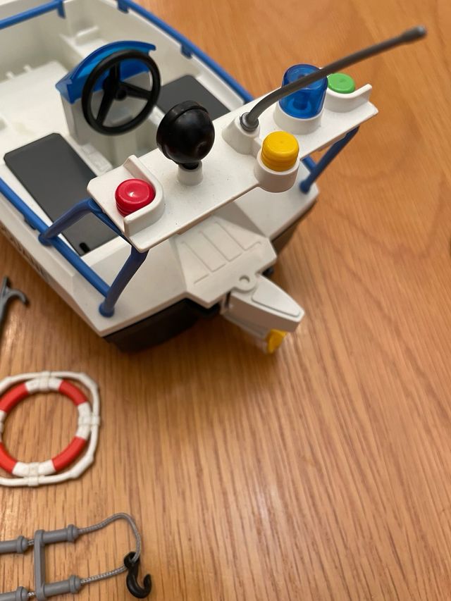 Lancha Policía Playmobil con Accesorios