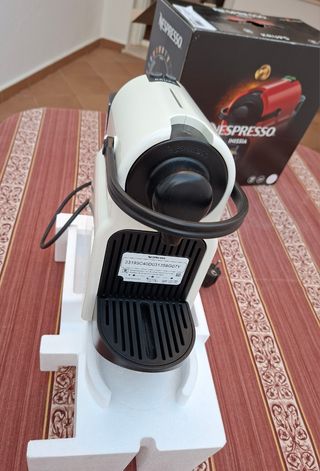 Cafetera Nespresso Inissia Blanca.
NO HAGO ENVIOS