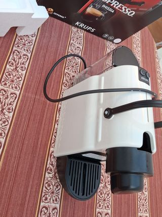 Cafetera Nespresso Inissia Blanca.
NO HAGO ENVIOS