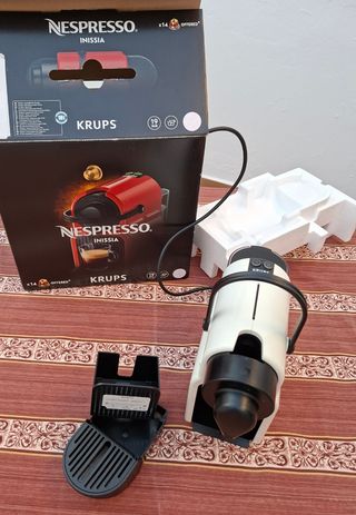 Cafetera Nespresso Inissia Blanca.
NO HAGO ENVIOS
