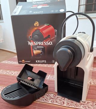 Cafetera Nespresso Inissia Blanca.
NO HAGO ENVIOS