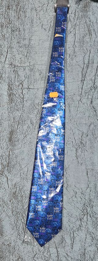 Corbata azul con estampado egipcio